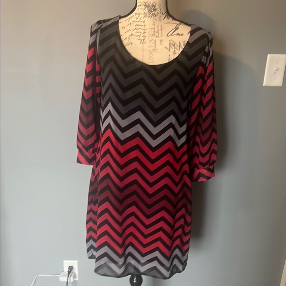 NWOT Chevron Patterned Dress in Red and Black Caged Back XL HeartSoul